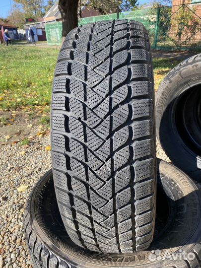 Landsail Winter Lander 215/65 R16