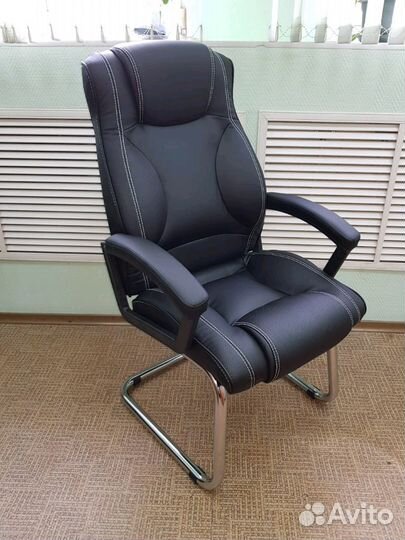 Кресло офисное стул на полозьях