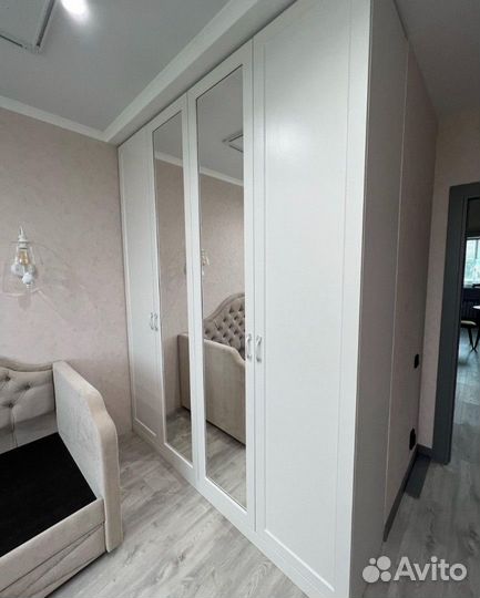 Шкафчик для ванной комнаты