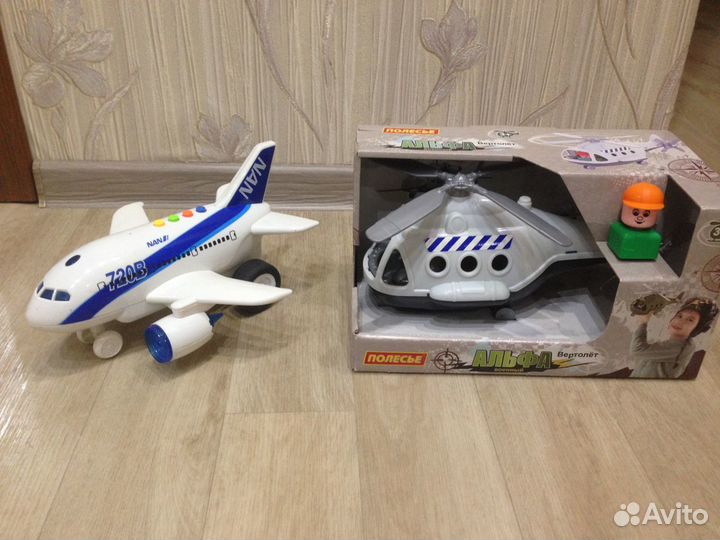 Самолет со светом и озвучкой и Вертолет