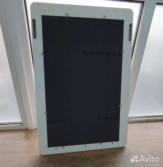 Зеркало в ванную с полочкой б/у