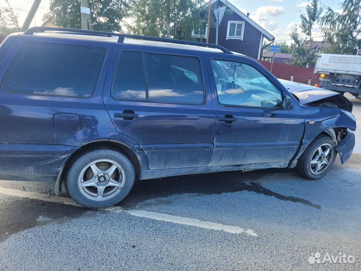 Volkswagen Golf, 1998