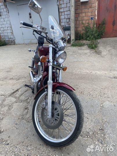Suzuki-Intruder vs400
