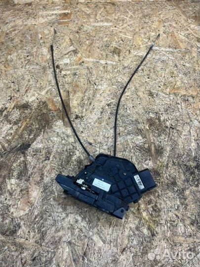 Замок двери задний правый Mazda 3 BK 2.0 2006