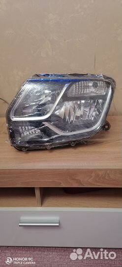 Передняя левая фара на рено дастер