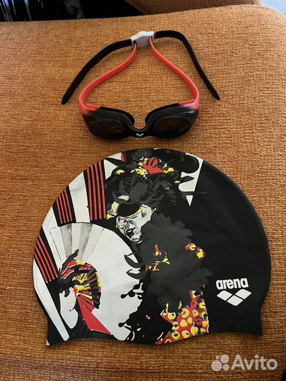 Очки и шапочка для плавания