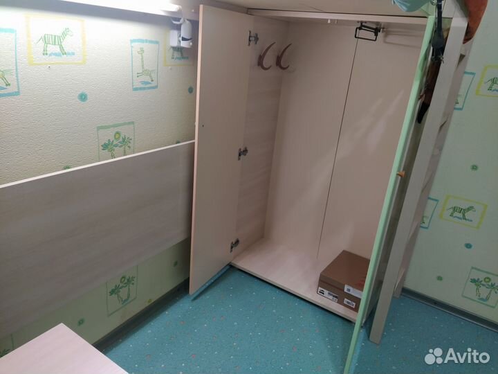 Детская кровать чердак со шкафом