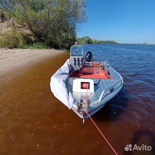 Лодка с мотором
