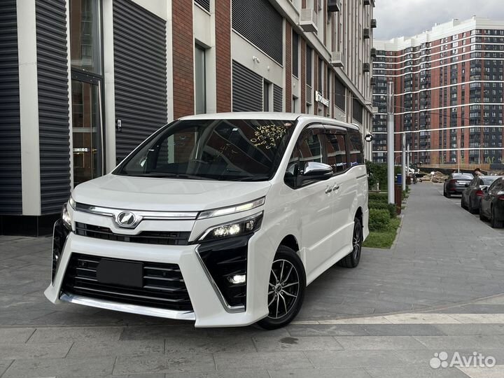 Toyota Voxy 2.0 CVT, 2019, 58 000 км