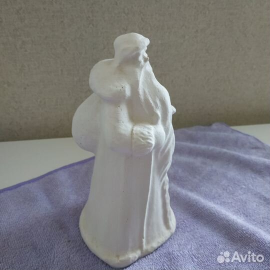 Гипсовый дед Мороз