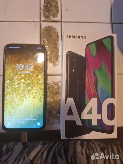 Samsung Galaxy A40, 4/64 ГБ