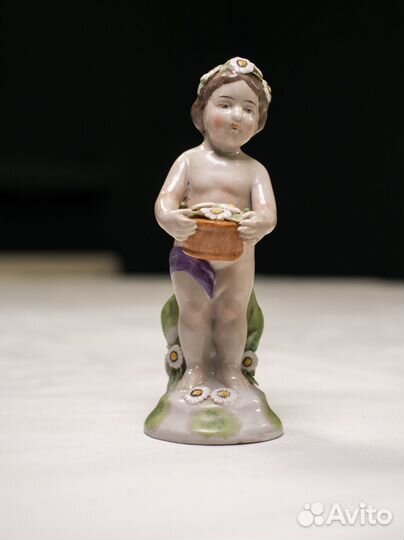 Фарфоровые статуэтки 