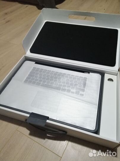 Macbook pro 17 2011