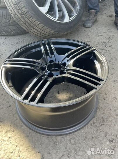 Диски Mercedes R18 AMG