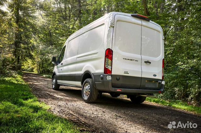 Водитель на Ford transit