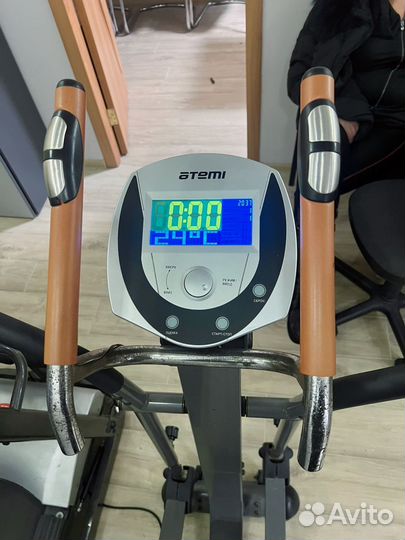 Эллиптический тренажер atemi