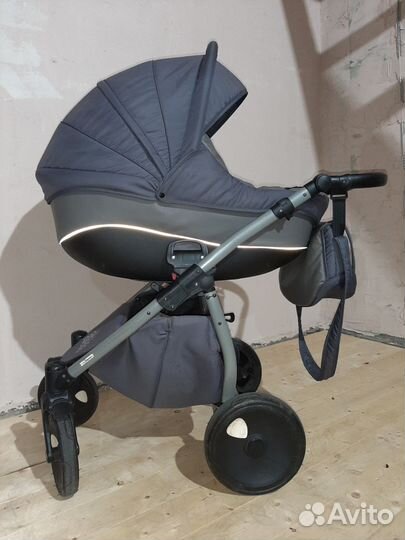 Самая легкая коляск 2 в 1 как новая. zippy
