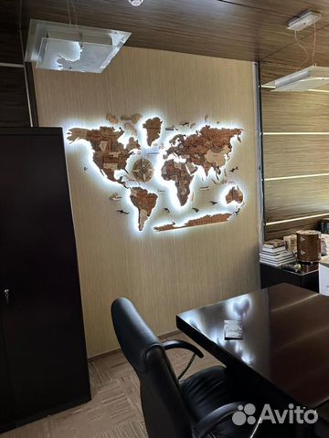 Деревянная карта мира с подсветкой