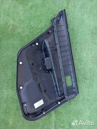 Обшивка двери задняя правая Mitsubishi Lancer 9