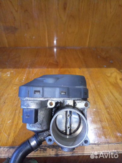 Дроссельная заслонка Фольксваген Гольф 4 / Октавия