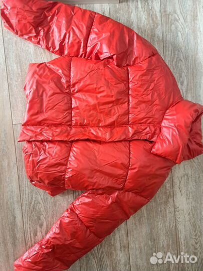 Пуховик новый укороченный
