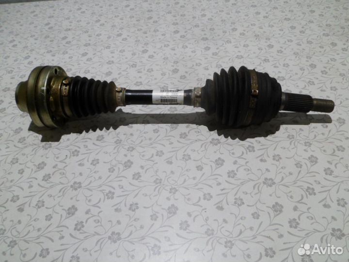 Полуось передняя Audi Q7 07г 7P0407271B