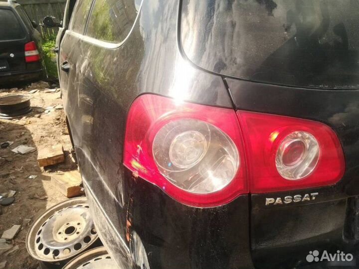 Фонарь внутренний задний правый Volkswagen Passat