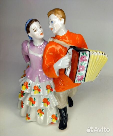 Статуэтка Уральская Кадриль Дулево 1962 год