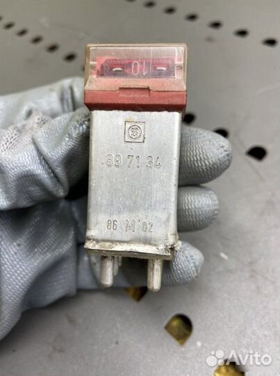 Реле защиты Mercedes E-Class W124 M103