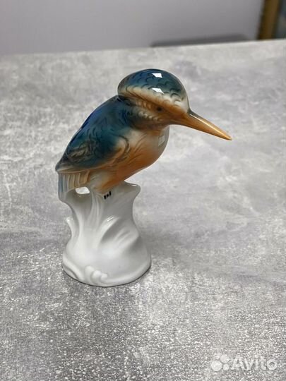 Фарфоровая статуэтка