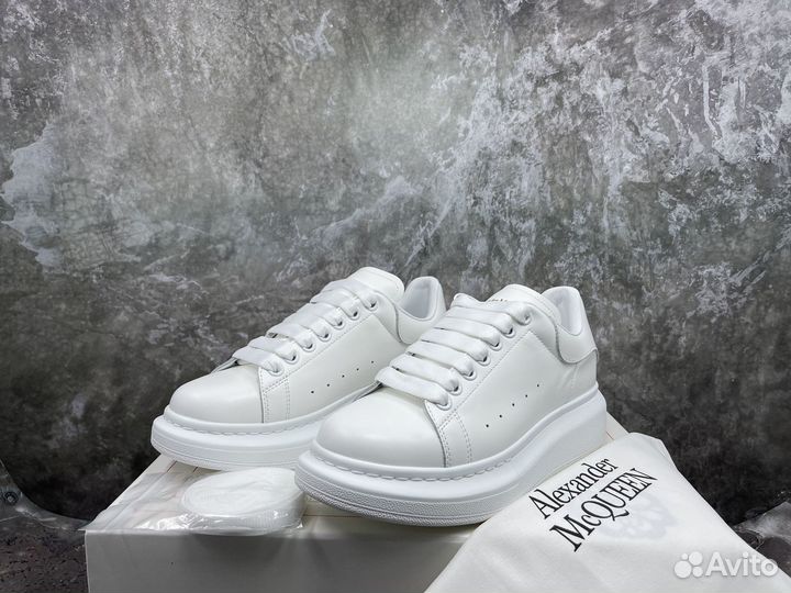 Alexander McQueen Oversized Sneaker White кроссовк