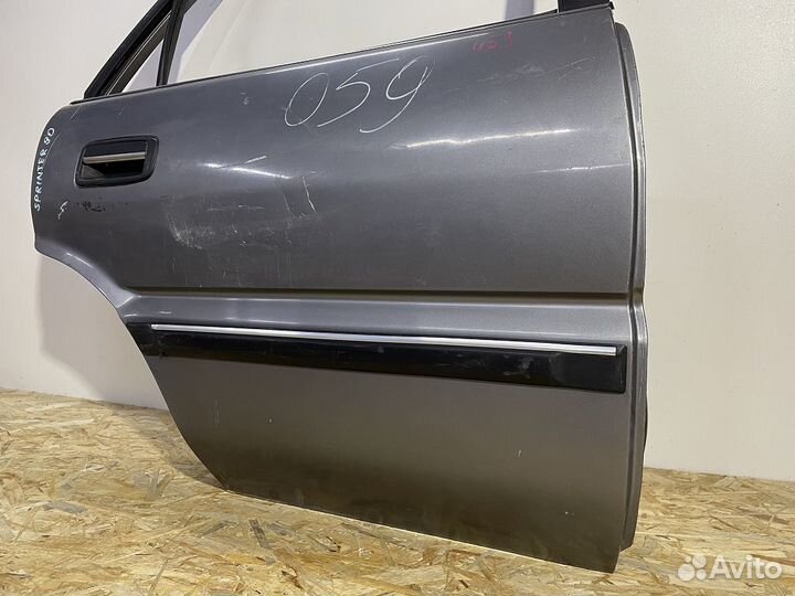 Toyota Sprinter Дверь задняя правая