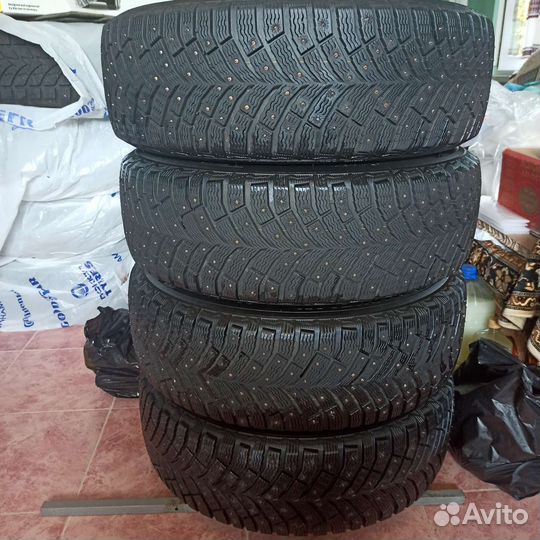Michelin X-Ice North 4 215/65 R16 102T