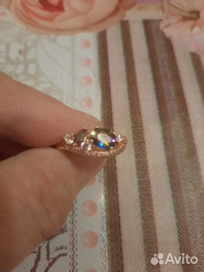 Очень красивое кольцо 17,5разм