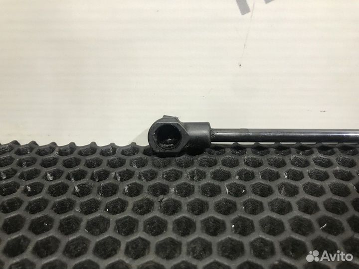 81970060032 Амортизатор рулевой колонки