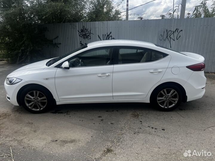 Hyundai Elantra, 2016