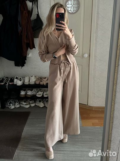 Костюм женский