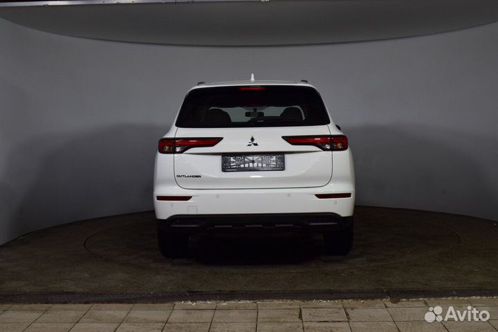 Mitsubishi Outlander 2.5 CVT, 2023