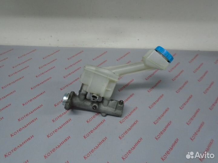 Nissan 46010-AV621 Цилиндр тормозной главный