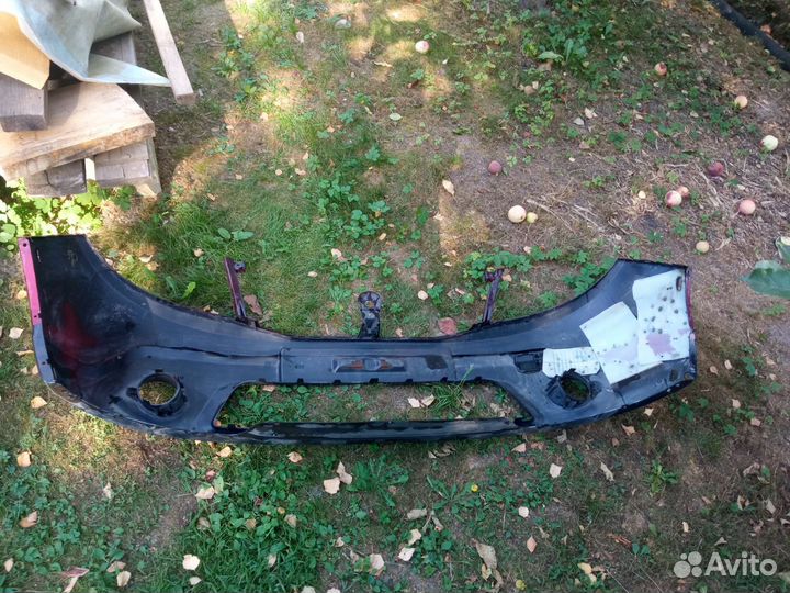 Бампер renault sandero1