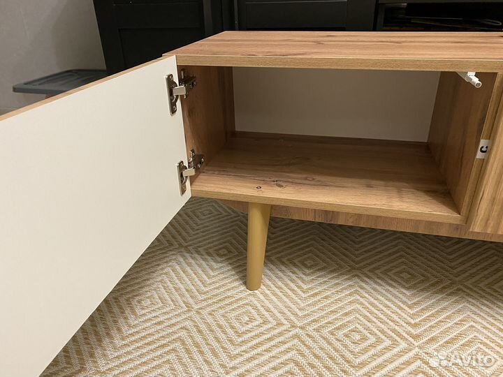 Тумба под телевизор
