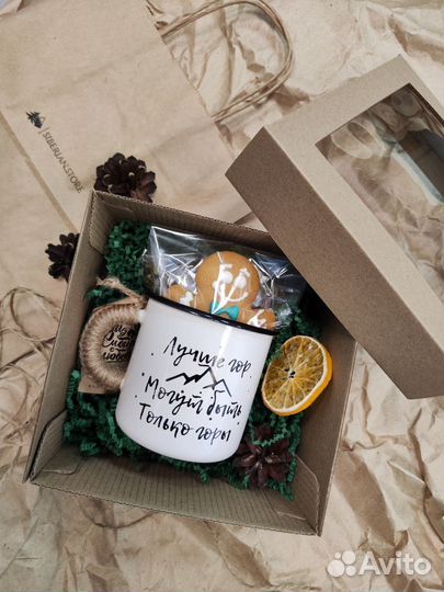 Подарочные новогодние боксы с кружкой с надписью