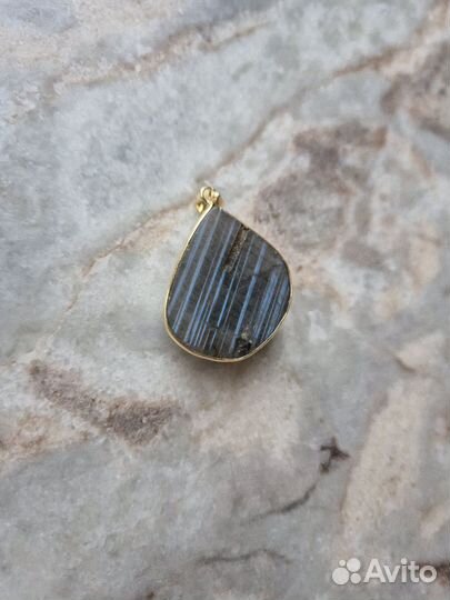 Кулон с лабрадоритом