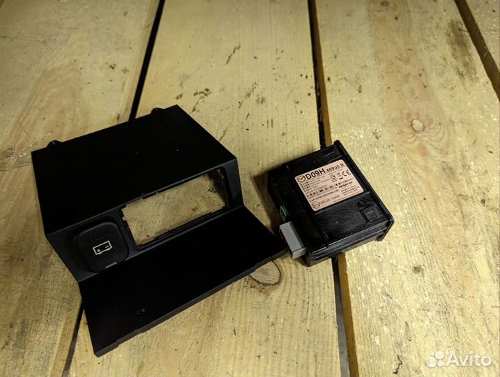 D09H669UB Электронный блок usb Mazda CX-5 CX-9