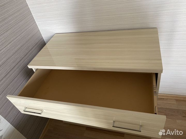 Комод с зеркалом