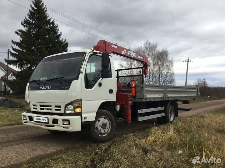 Бортовой грузовик Isuzu NQR75 с КМУ UNIC, 2010