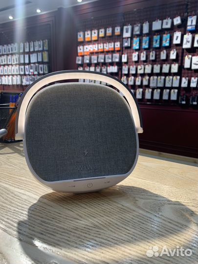 Портативная колонка, лампа и зарядное устройство