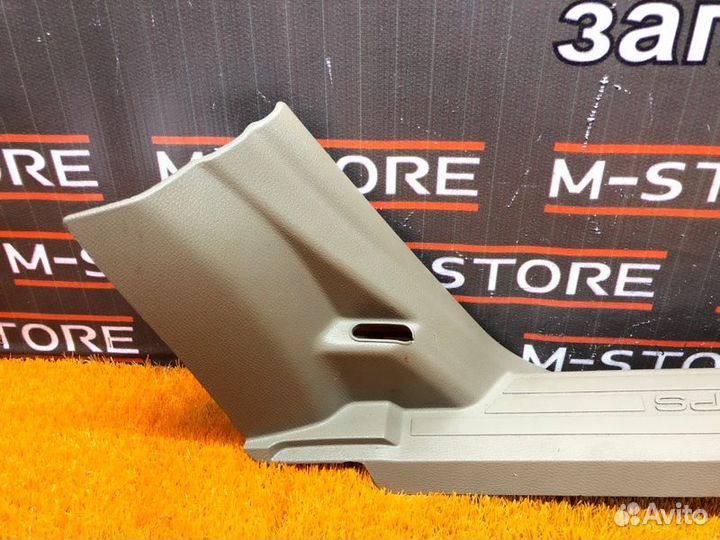 Накладка на порог салона задняя левая Volvo Xc90