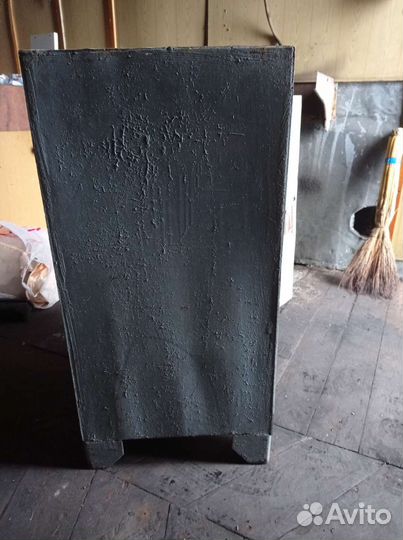 Сейф металлический