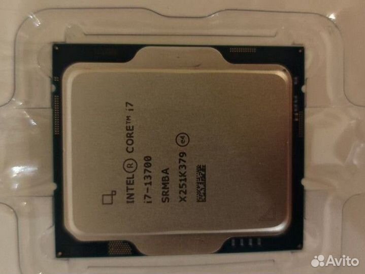 Процессор Intel Core i7-13700 srmba